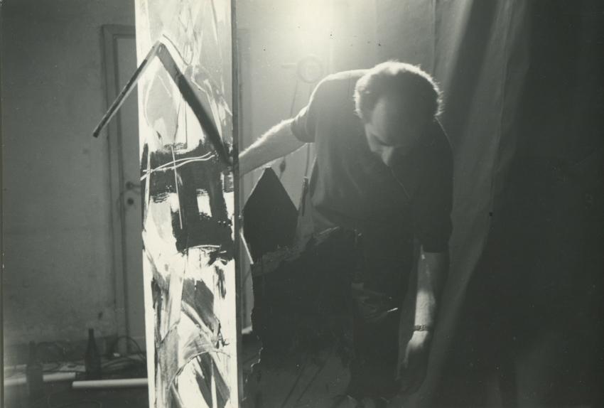 Emilio Vedova al lavoro ai "Plurimi", Venezia, 1962. Ph Alberto Grifi, Roma
